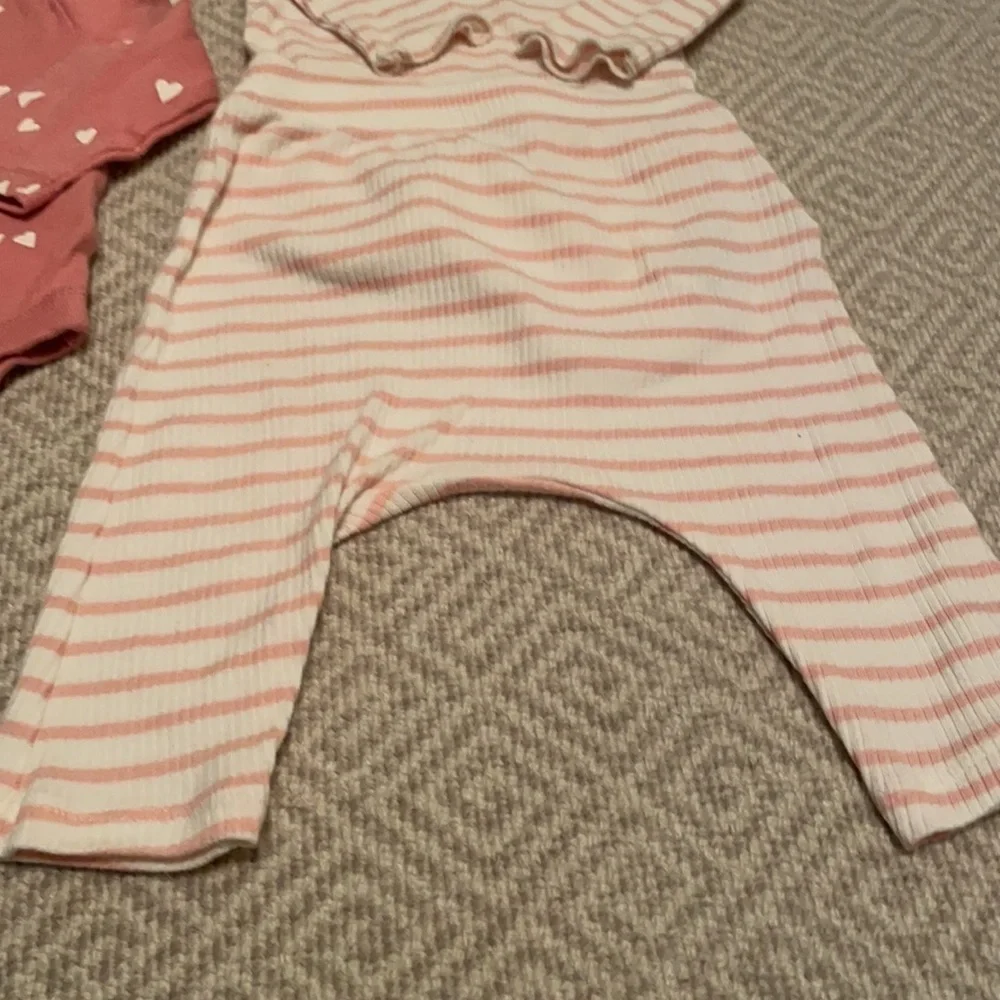 Old Navy Bundle striped set and heart print onesie  pink white 3-6M